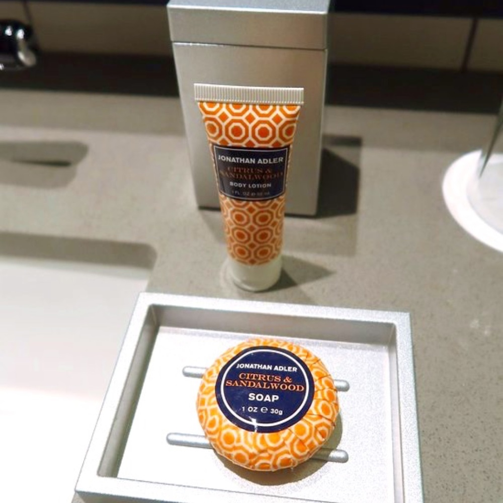5 Items Jonathan Adler Citrus & Sandalwood Shampoo Conditioner Lotion +2 Bars